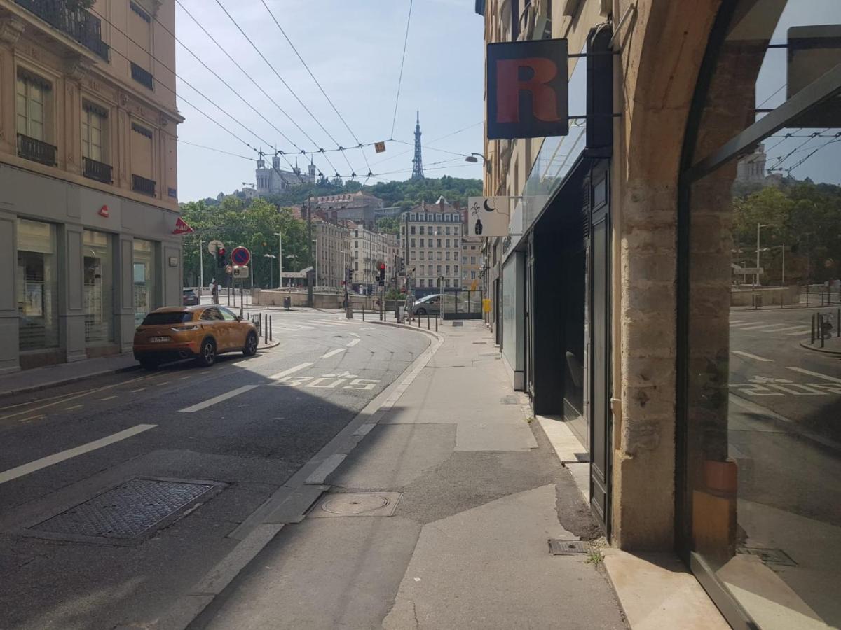 Bnbgônes - Le Saint Vincent- Hypercentre Wifi Netflix Apartment *